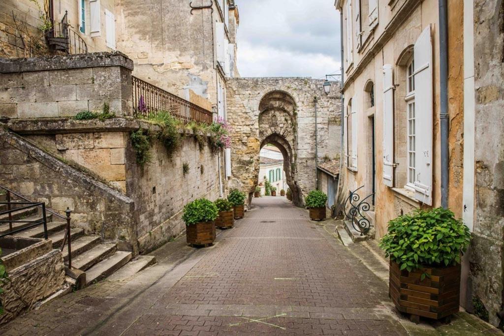 Bourg Superbe Appart Avec Vue Magnifique ภายนอก รูปภาพ